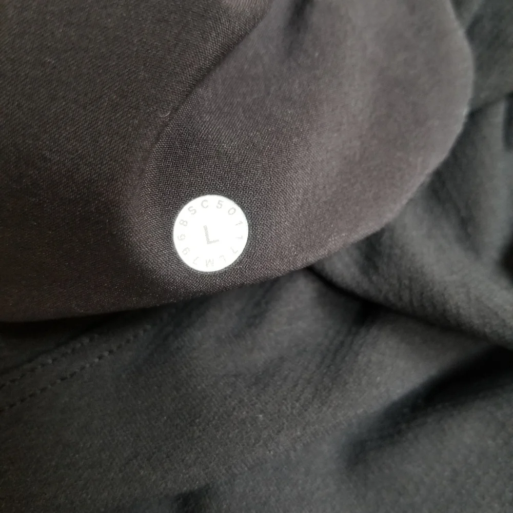 lululemon athletica excellent size
